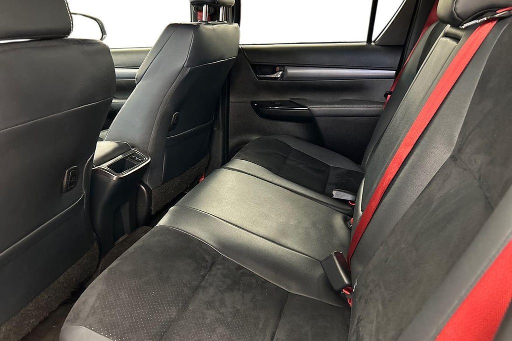 Vehicle Image 14