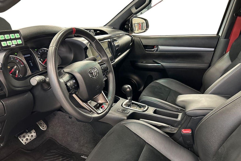 Vehicle Image 15