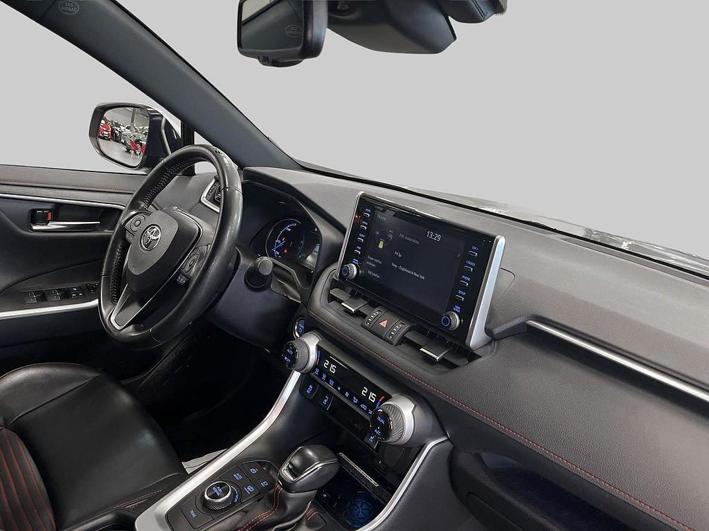 Vehicle Image 10