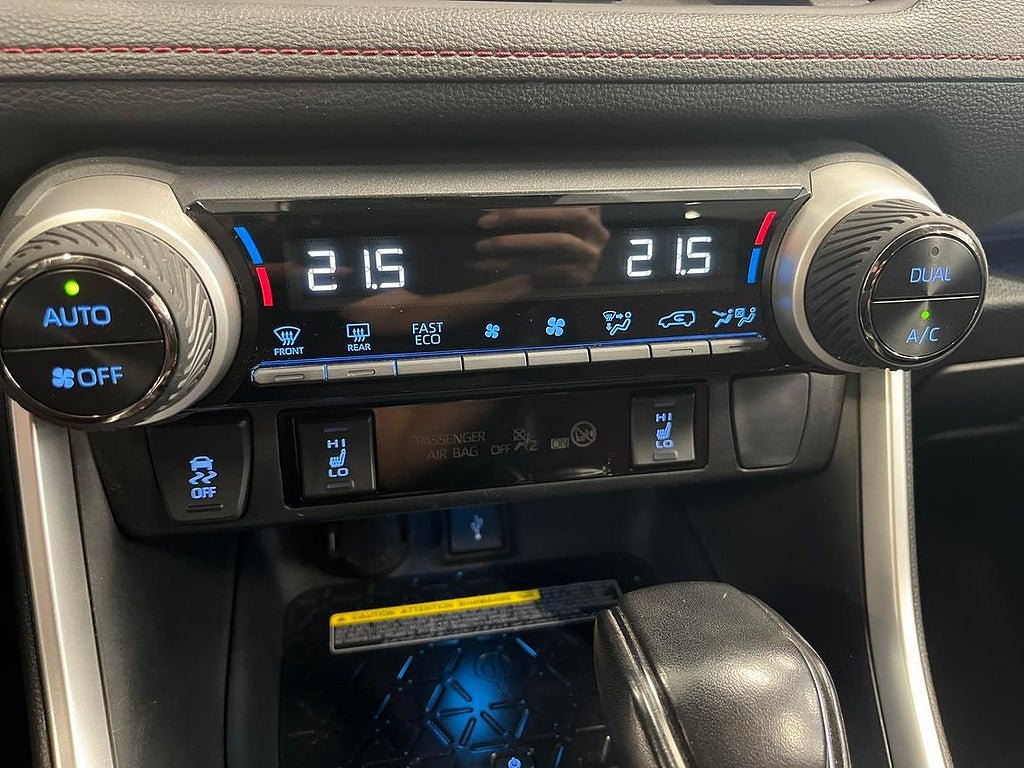 Vehicle Image 21