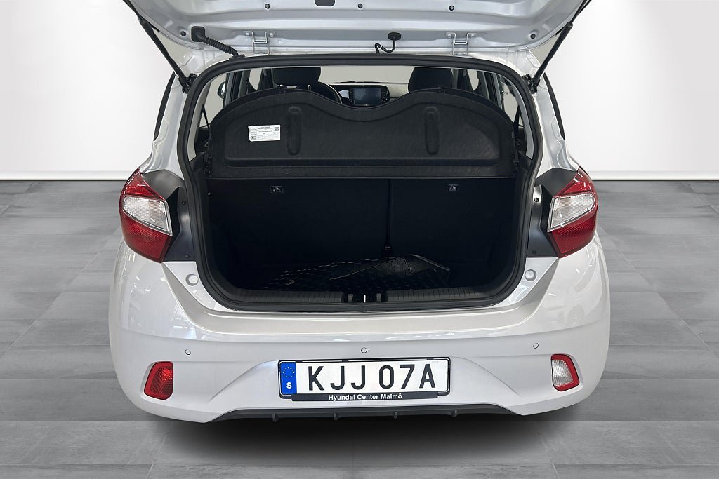 Vehicle Image 8