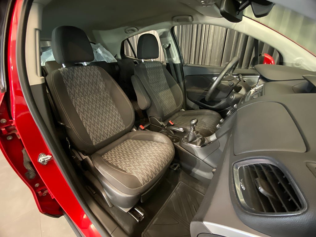 Vehicle Image 8