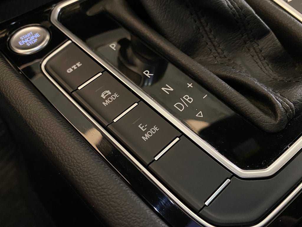 Vehicle Image 52