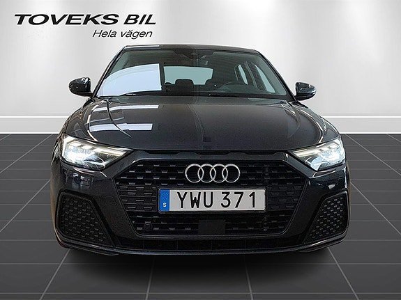 Vehicle Image 7