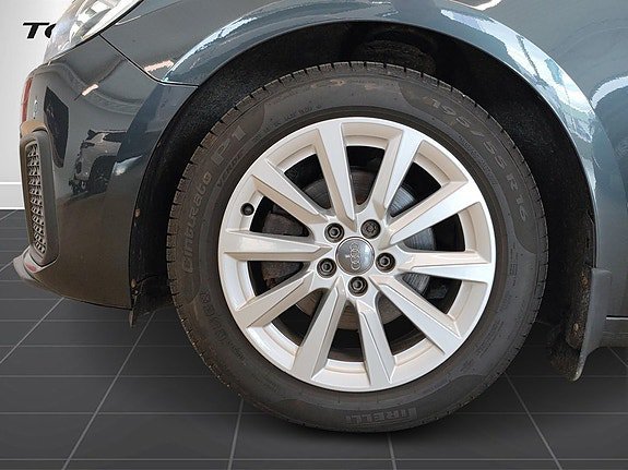 Vehicle Image 8