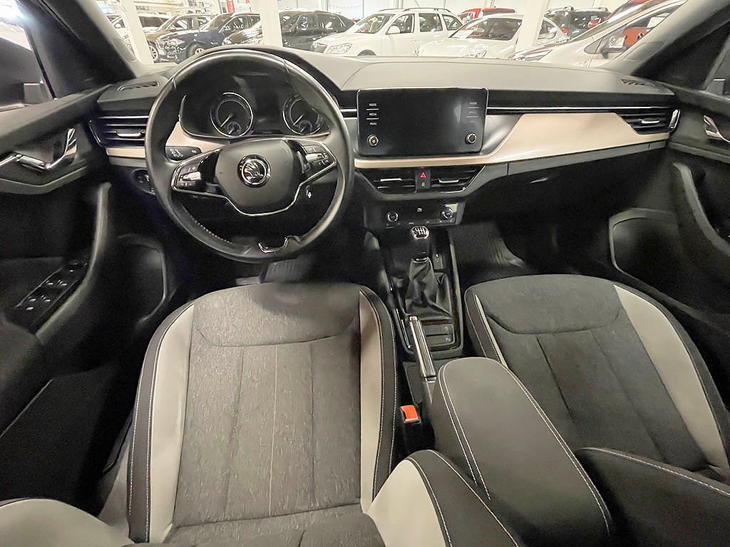 Vehicle Image 6