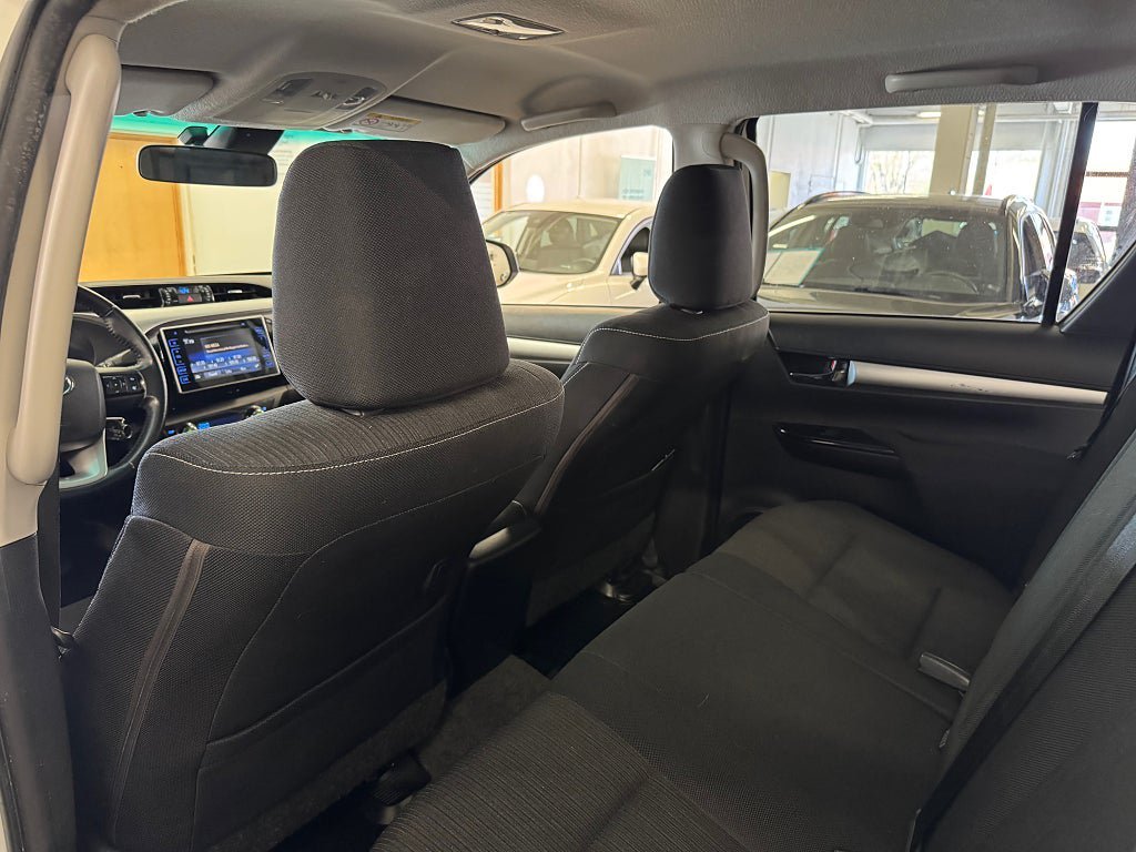 Vehicle Image 18