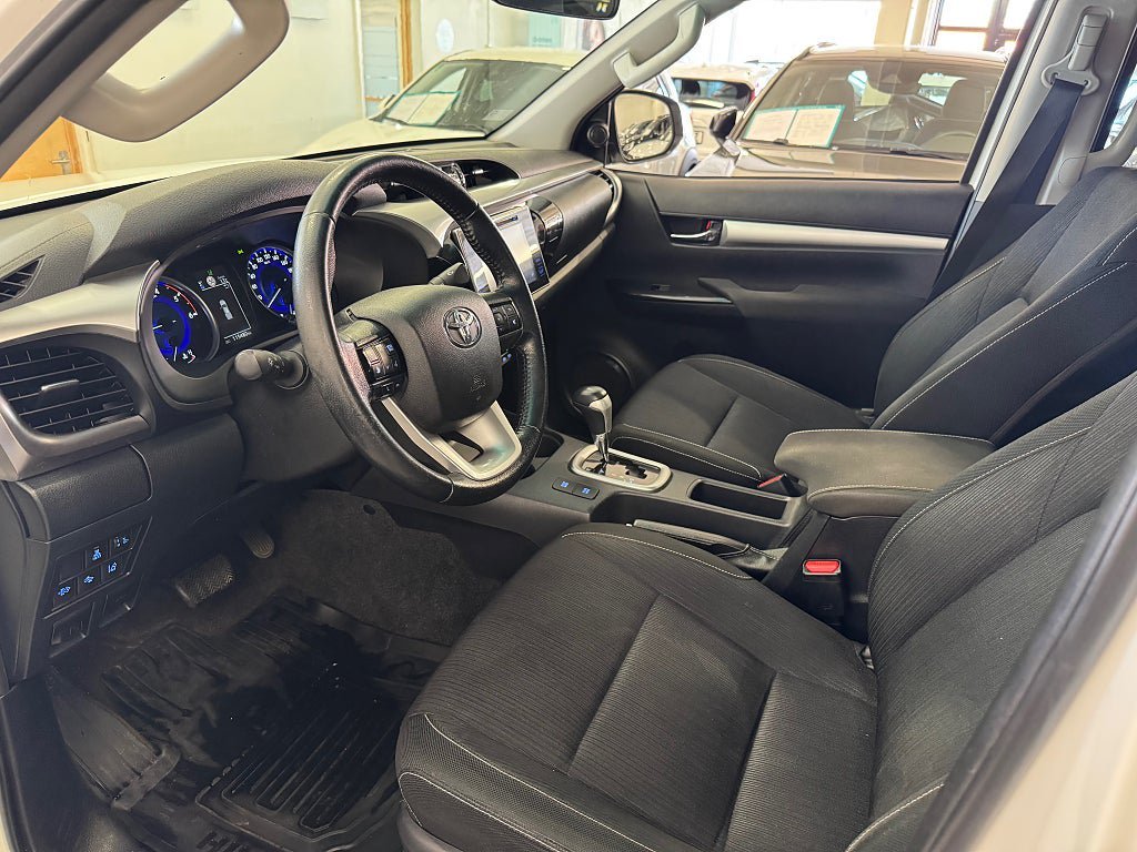Vehicle Image 19