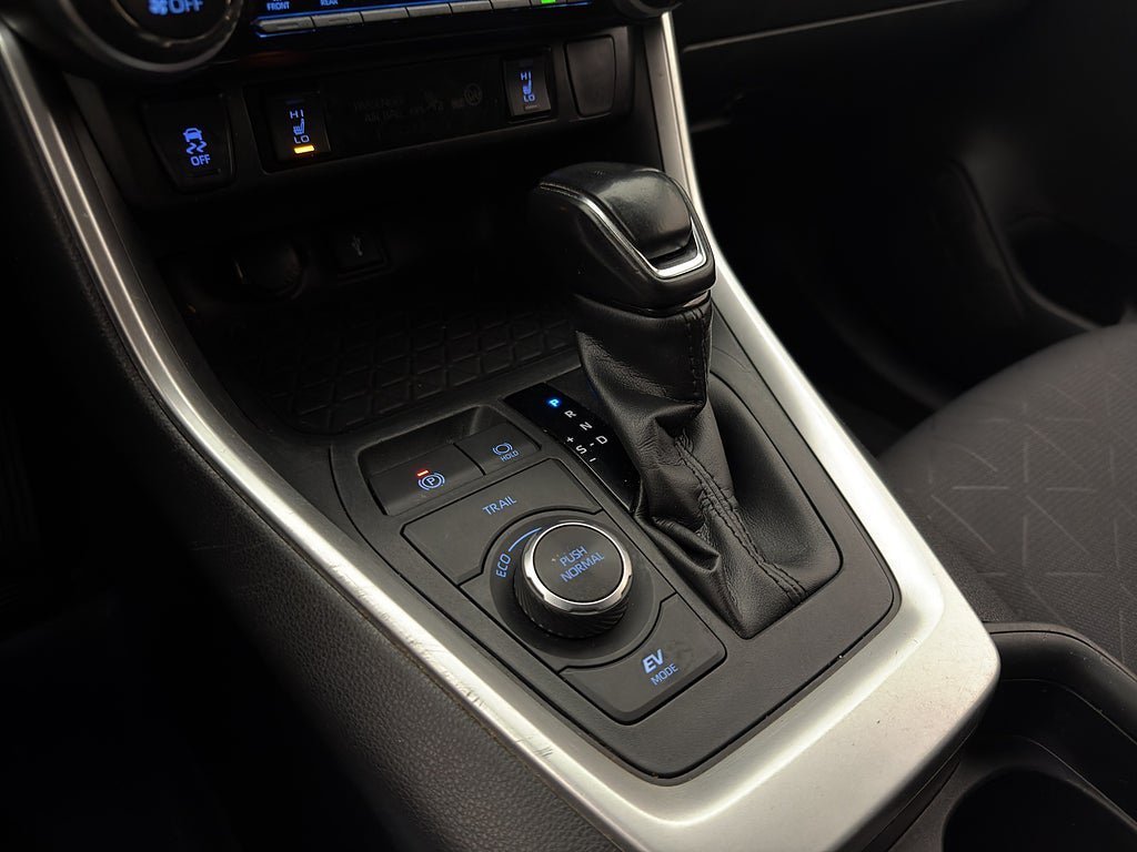 Vehicle Image 21
