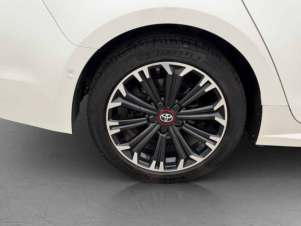 Vehicle Image 30