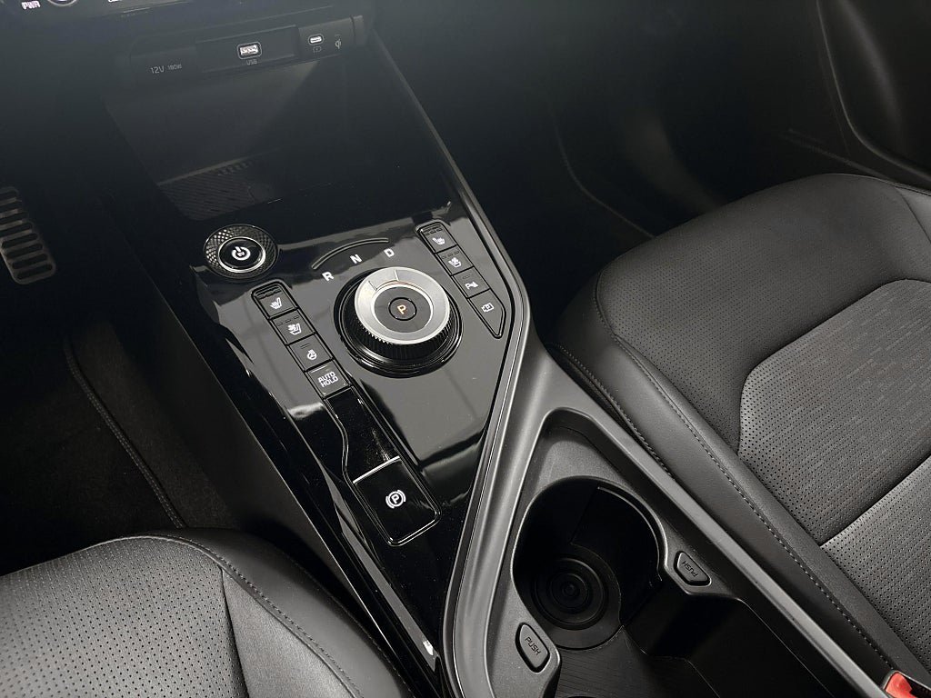 Vehicle Image 13