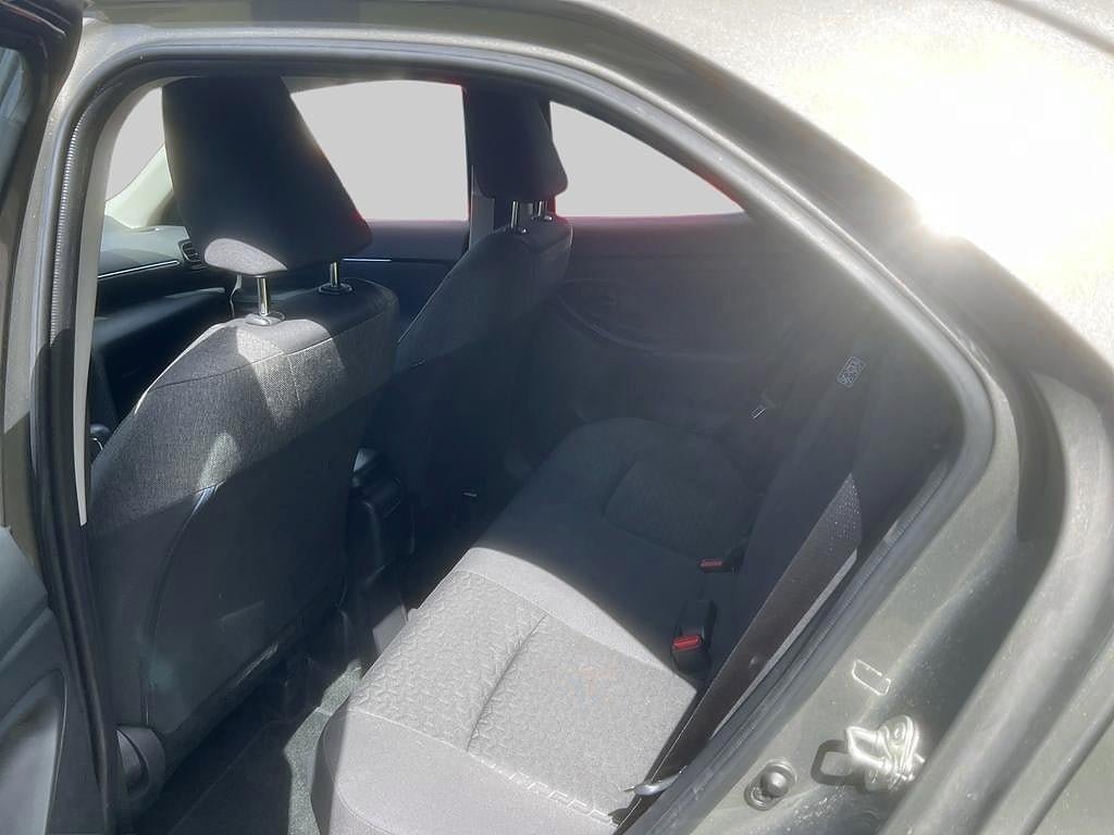 Vehicle Image 8