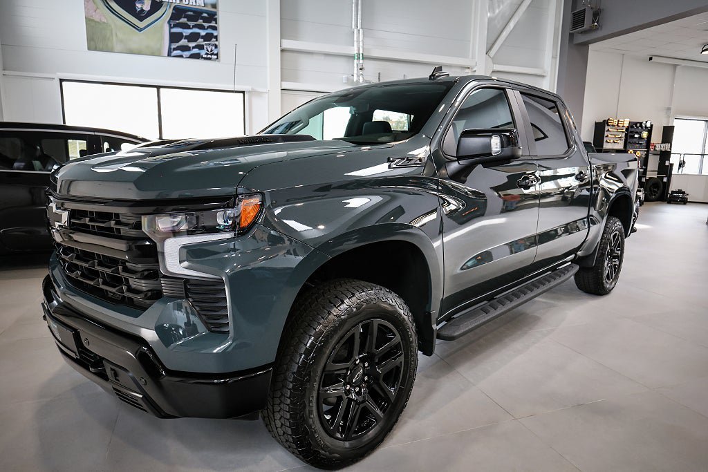 Vehicle Image 4