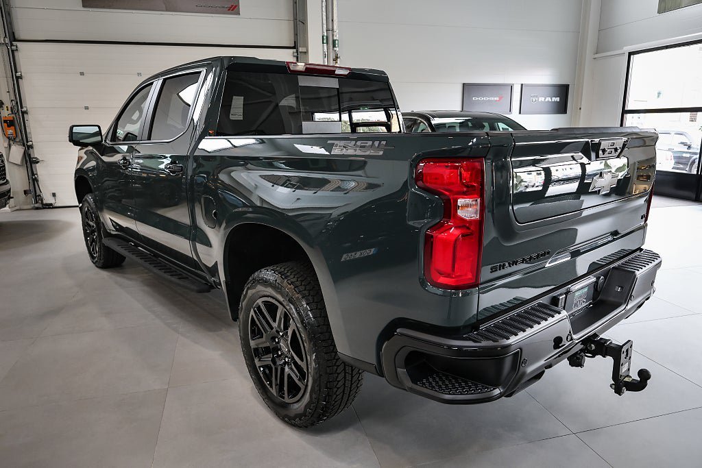 Vehicle Image 8