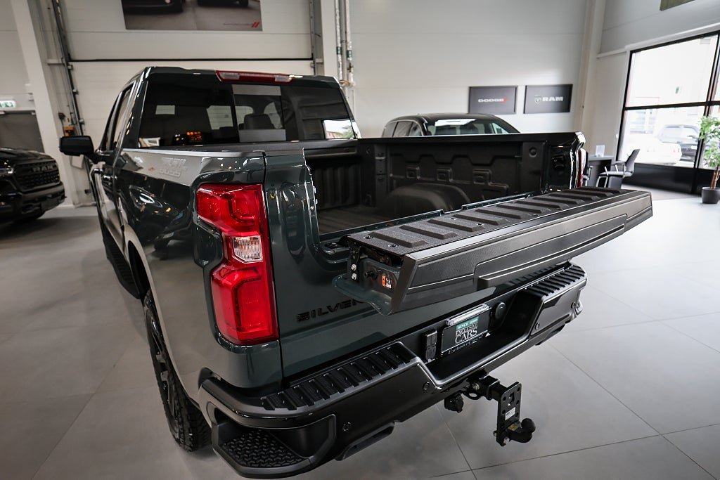 Vehicle Image 12