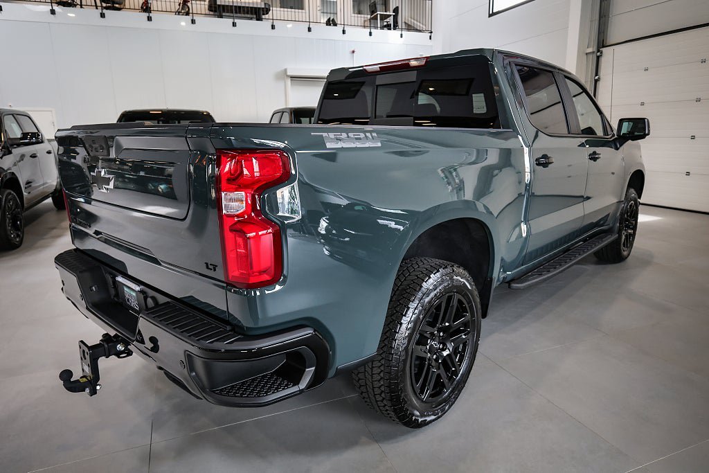 Vehicle Image 13