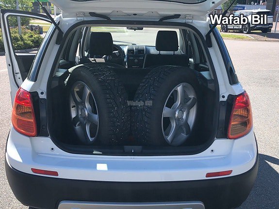 Vehicle Image 14