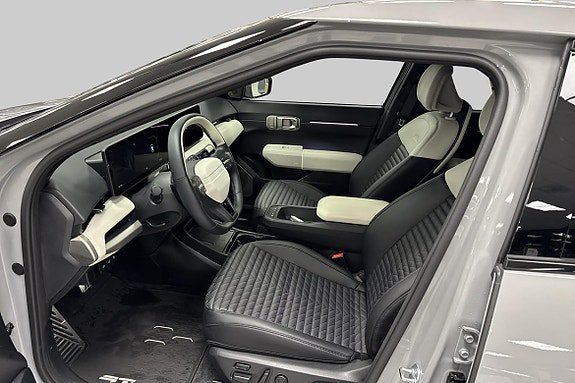 Vehicle Image 26