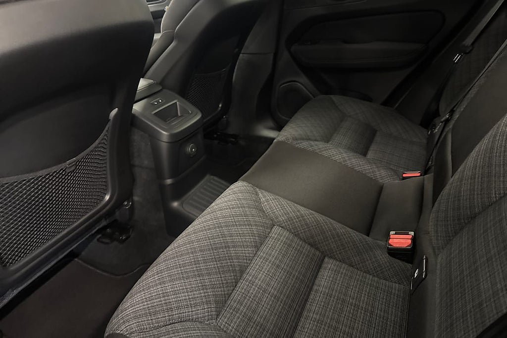 Vehicle Image 12