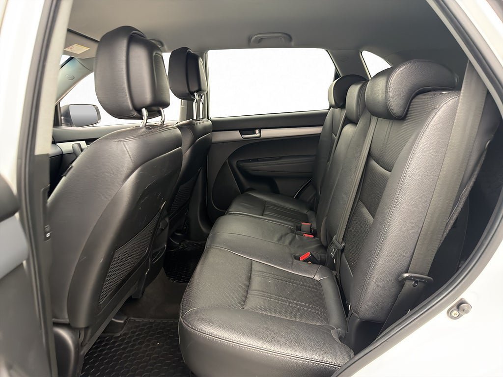 Vehicle Image 16