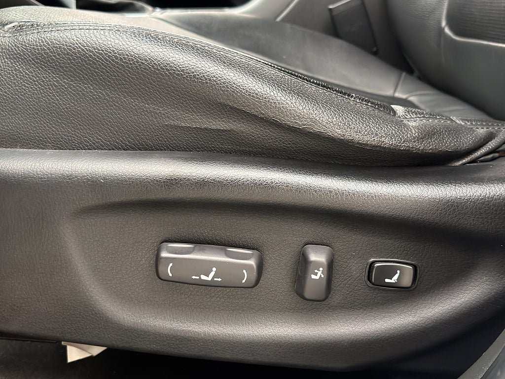 Vehicle Image 21