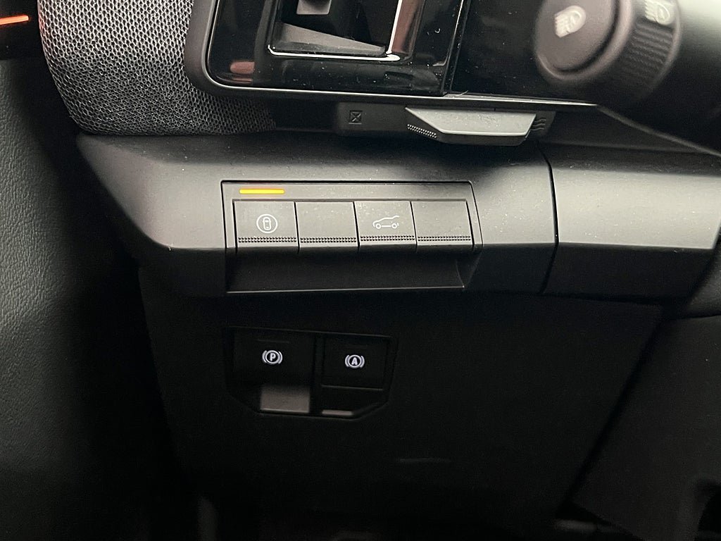 Vehicle Image 26