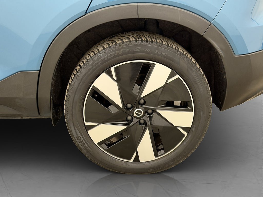 Vehicle Image 32