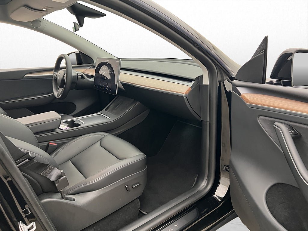Vehicle Image 22