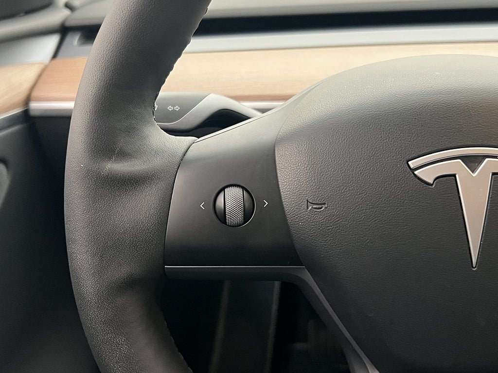 Vehicle Image 28