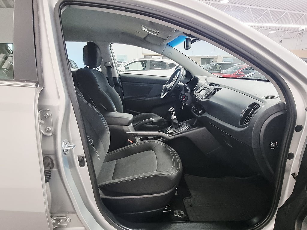 Vehicle Image 13
