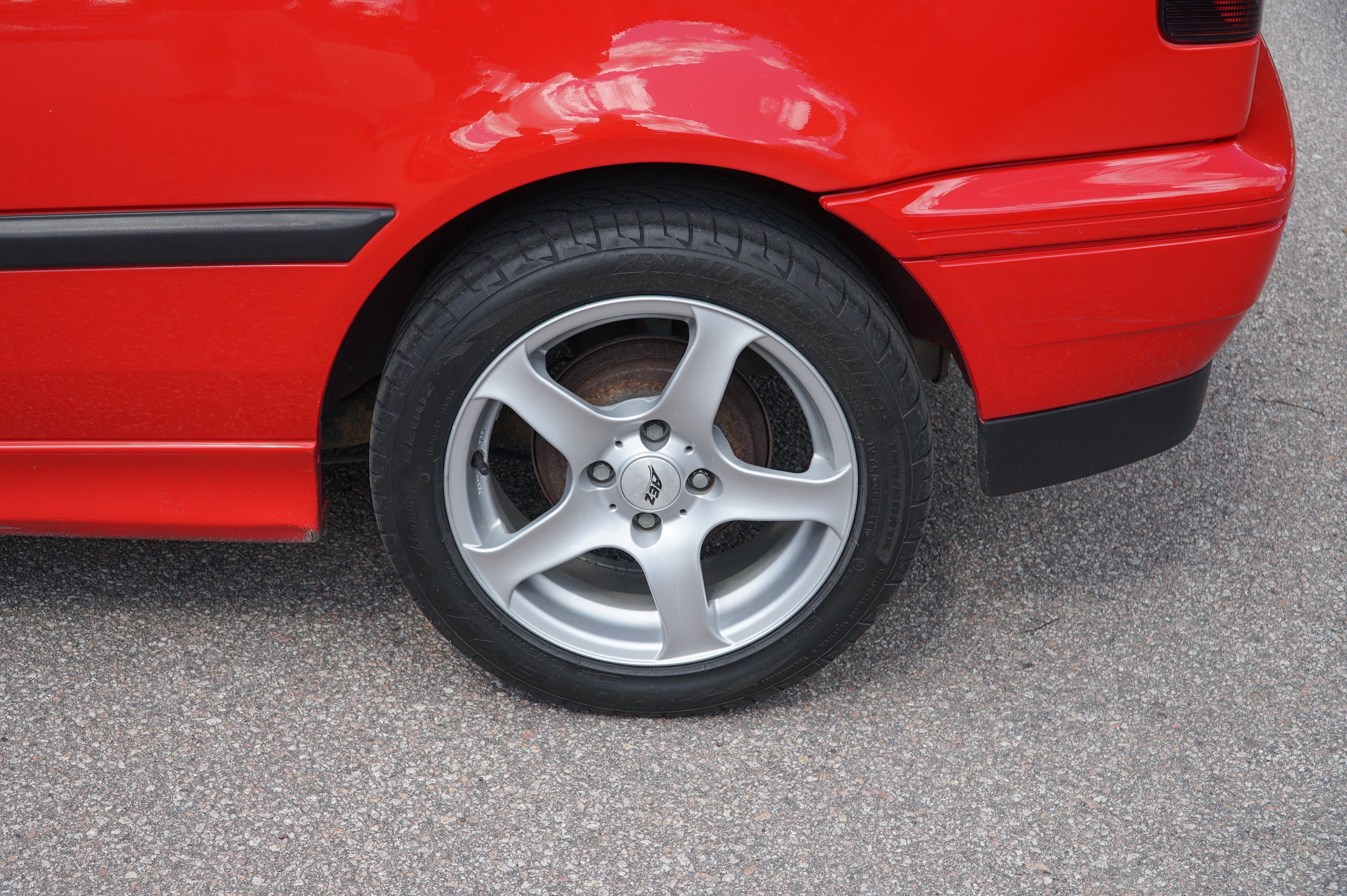 Vehicle Image 25