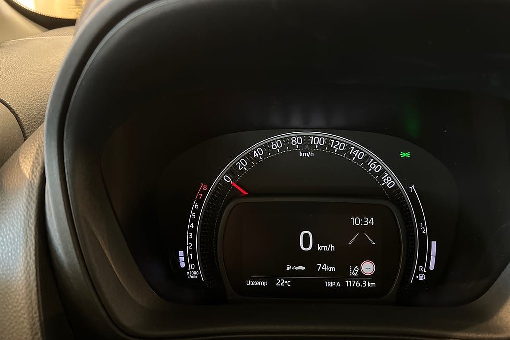 Vehicle Image 14
