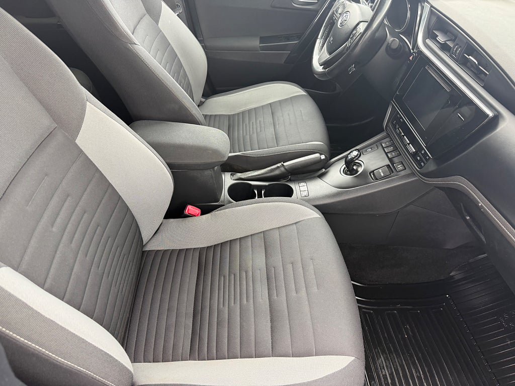 Vehicle Image 11