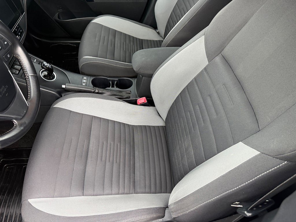 Vehicle Image 12