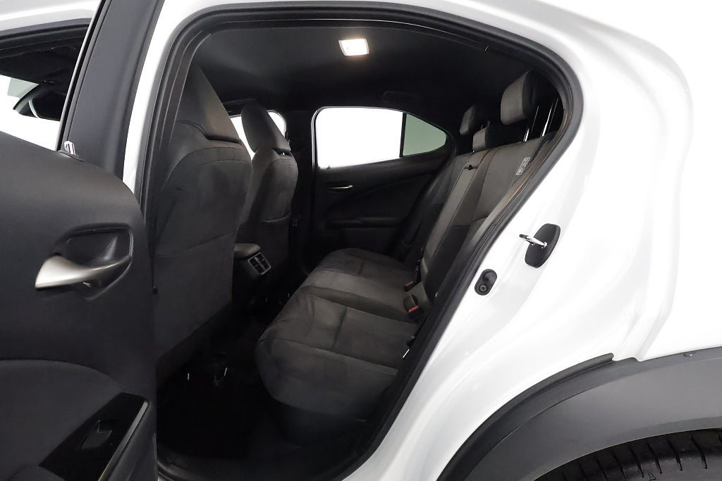 Vehicle Image 11