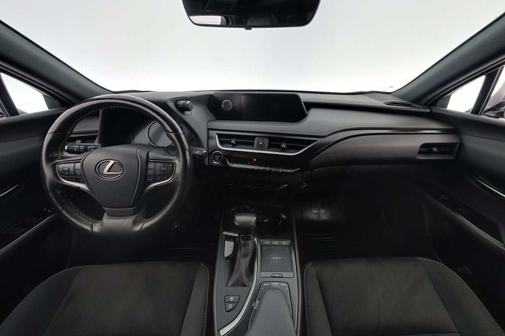 Vehicle Image 12