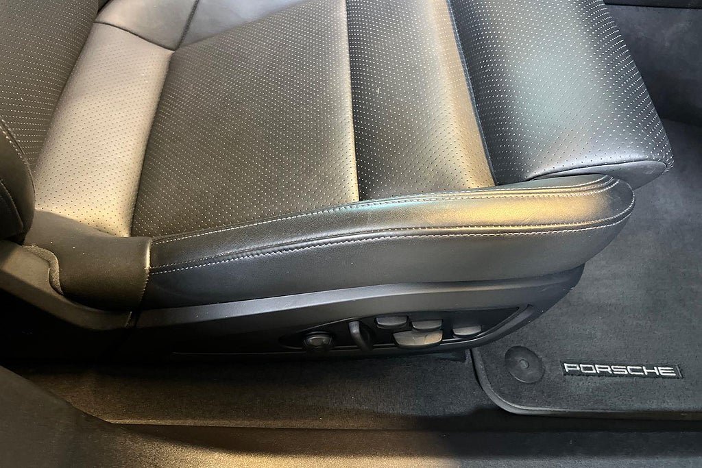 Vehicle Image 27