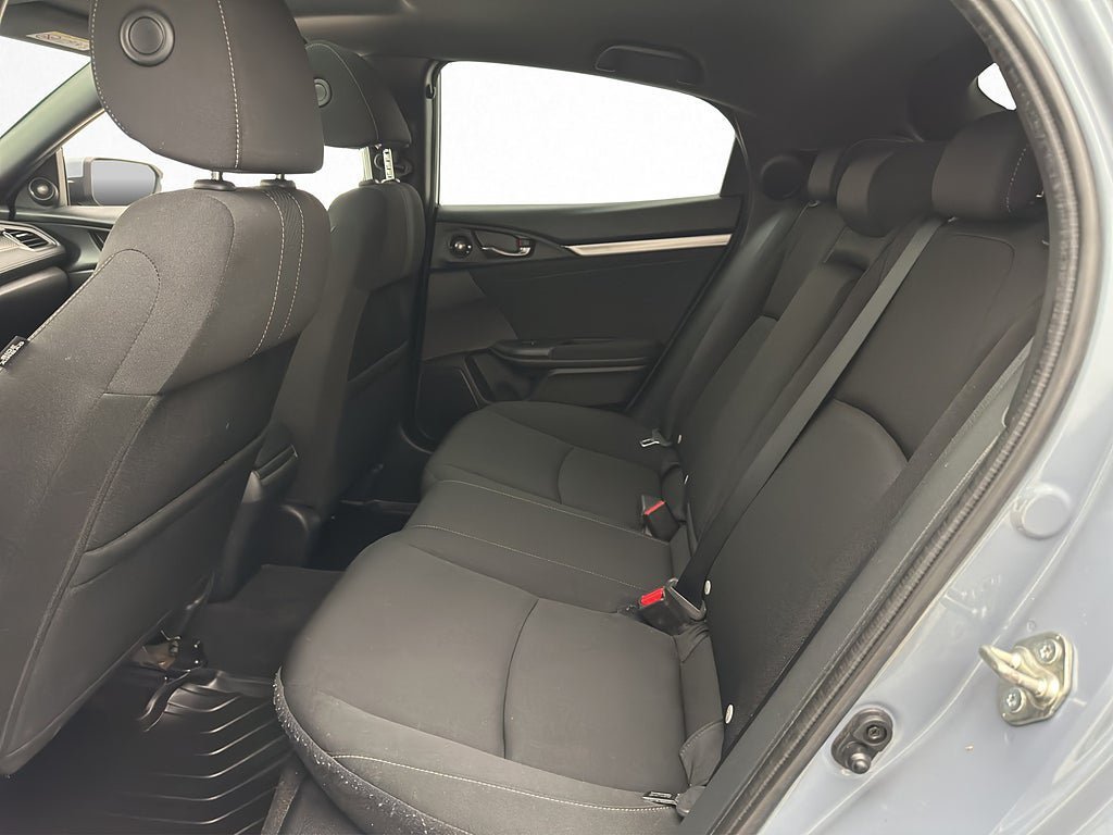 Vehicle Image 26