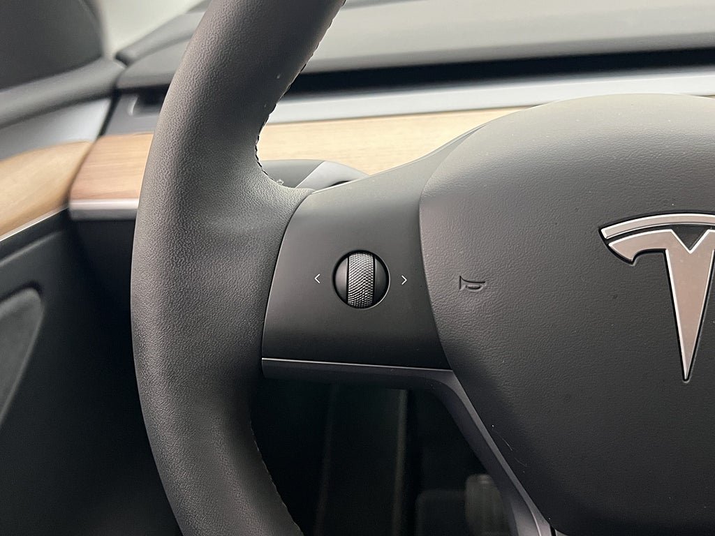 Vehicle Image 27