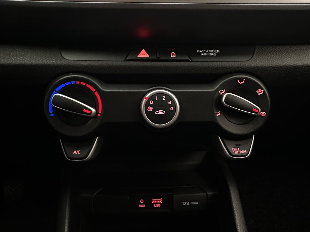 Vehicle Image 23
