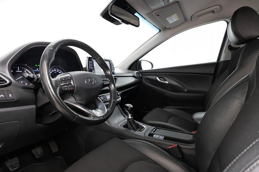 Vehicle Image 16