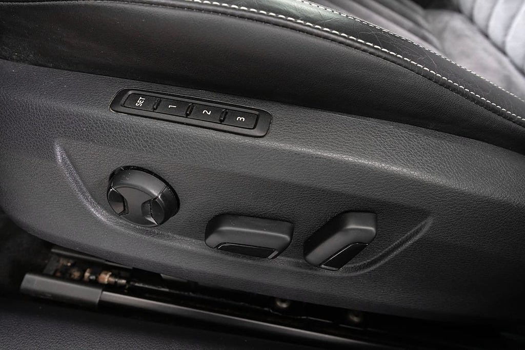 Vehicle Image 23