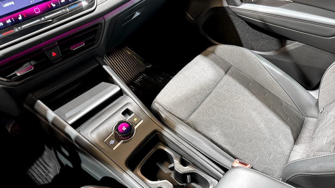 Vehicle Image 18