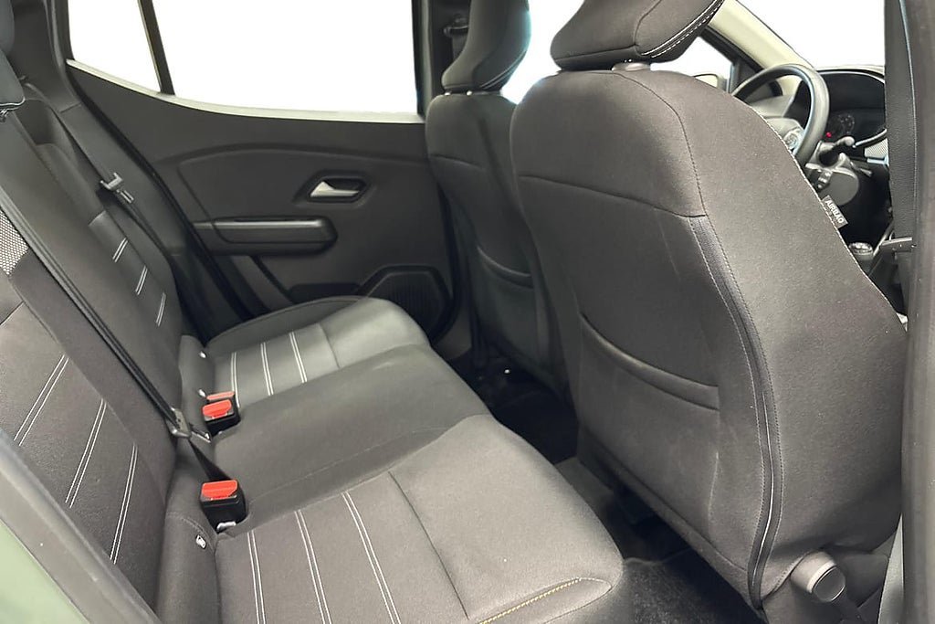 Vehicle Image 11