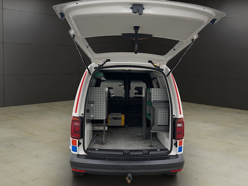 Vehicle Image 12