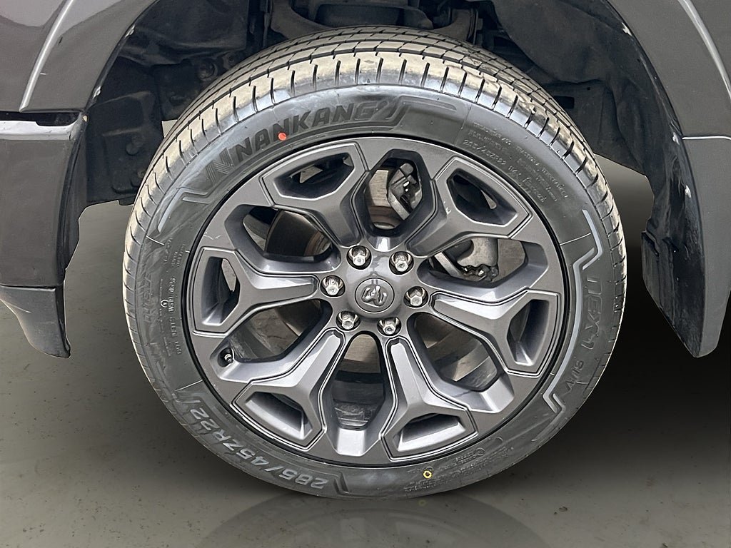 Vehicle Image 35