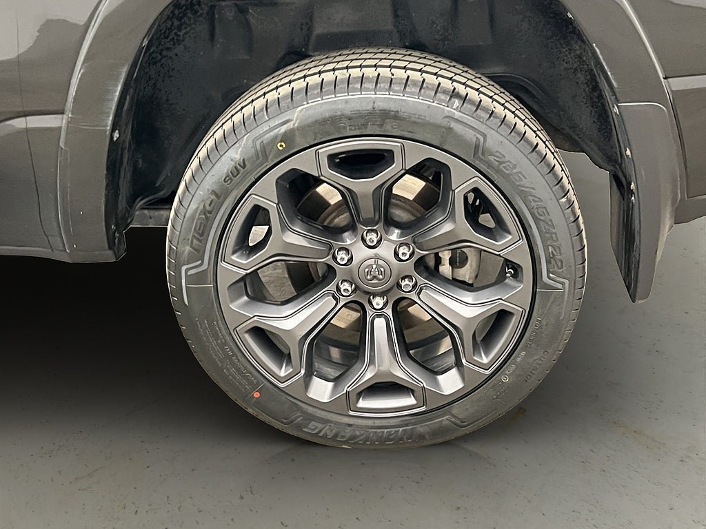 Vehicle Image 36