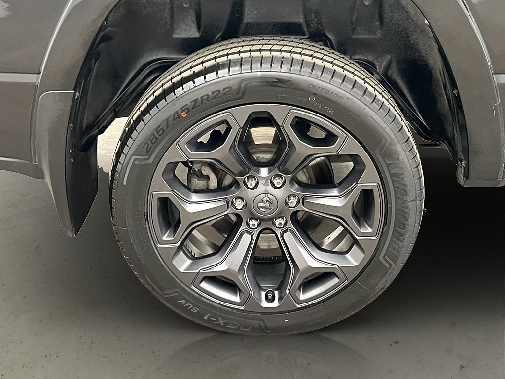 Vehicle Image 37