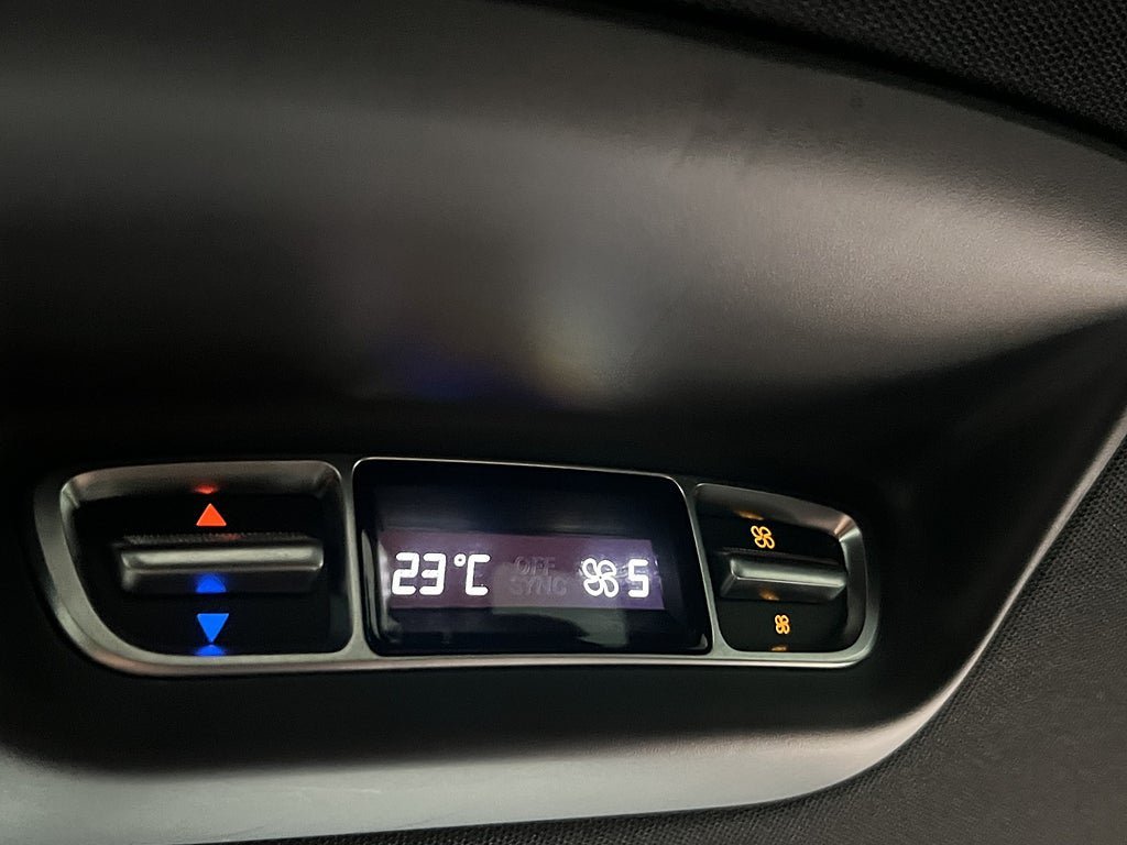 Vehicle Image 32