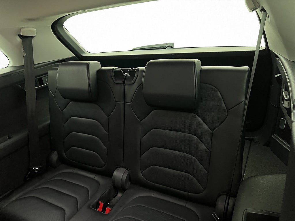 Vehicle Image 26